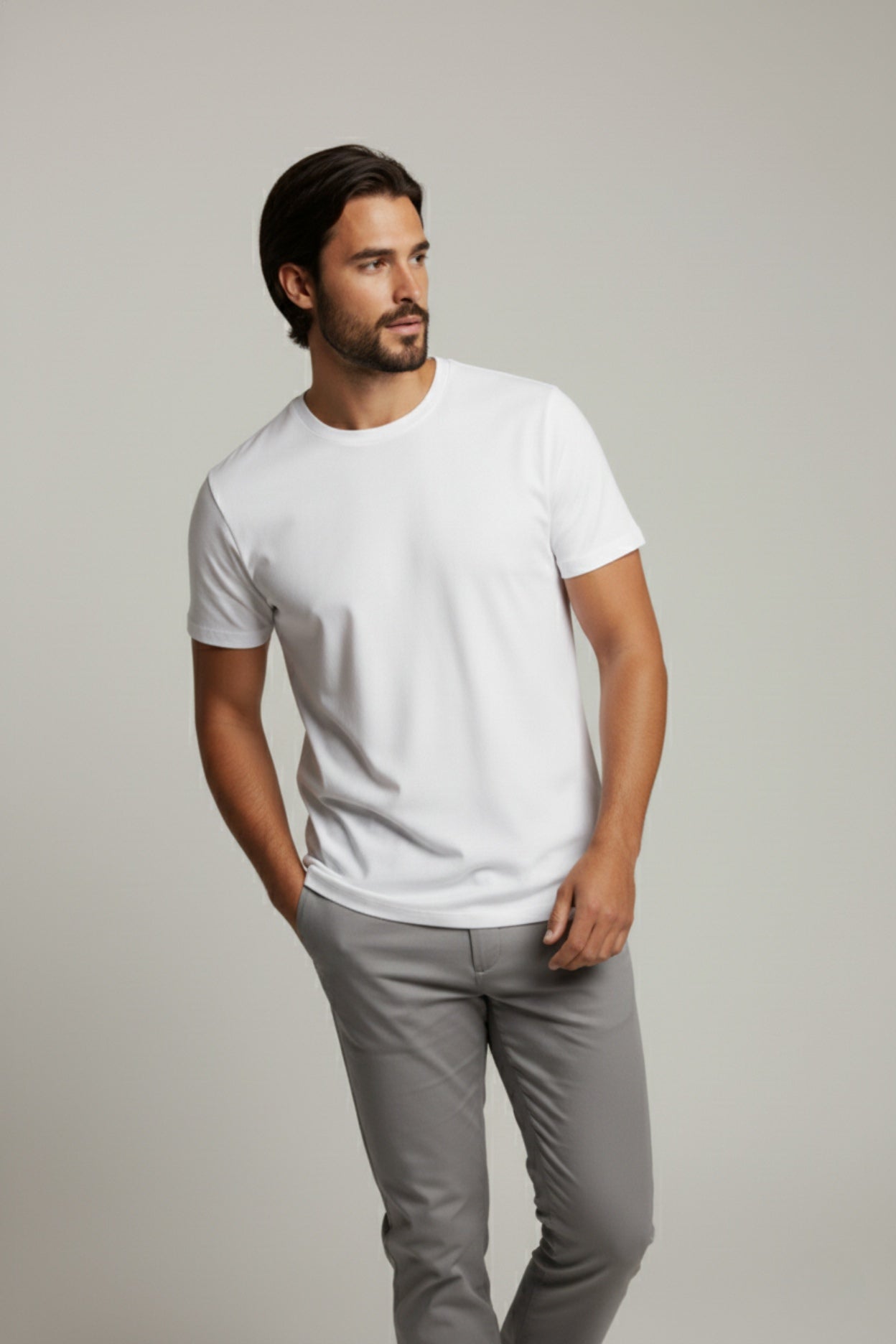 Le t-shirt blanc basique
