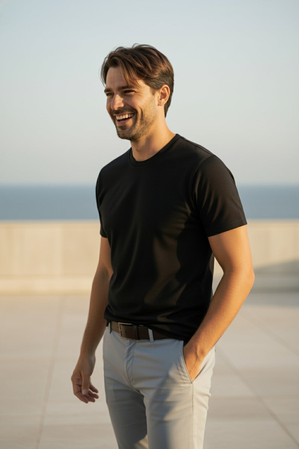 Le t-shirt noir basique